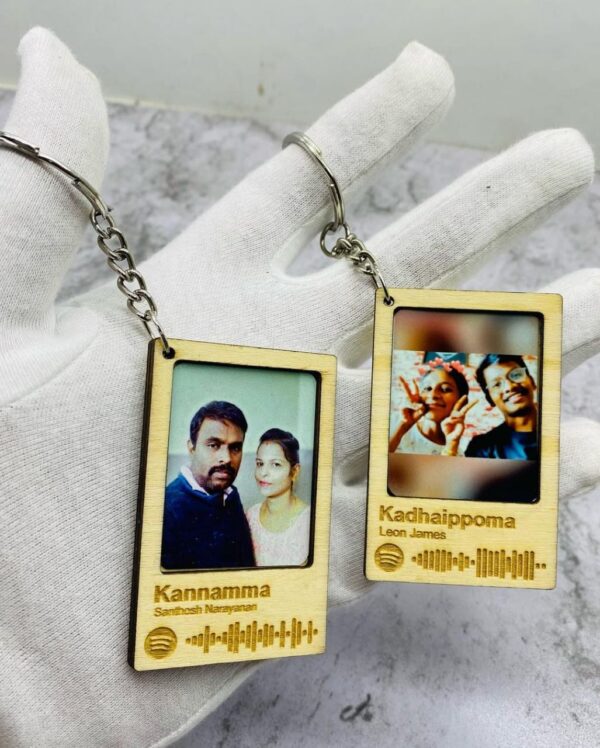 Wooden Spotify keychain