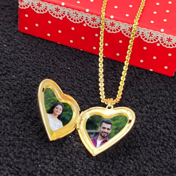 Personalized Heart shaped Openable photo pendent locket